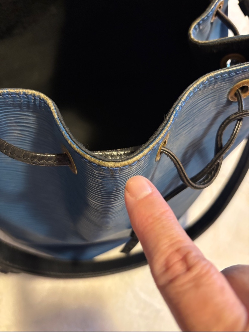 Louis Vuitton Blue Epi Drawstring Bucket Bag - Picture 15 of 17